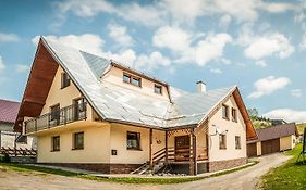 Dom Na Okraji Obce - Privat Siskovci